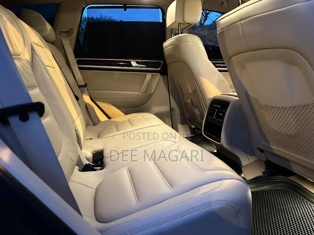 Volkswagen Touareg 2014 Brown