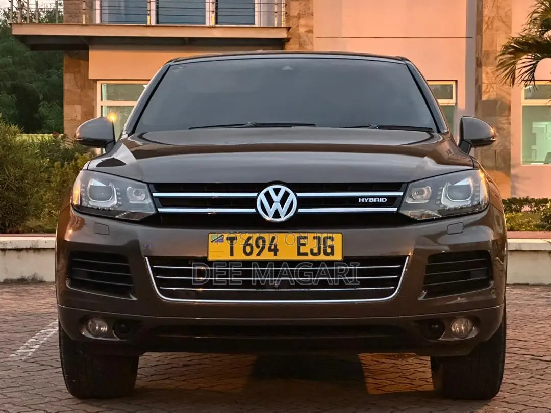 Volkswagen Touareg 2014 Brown
