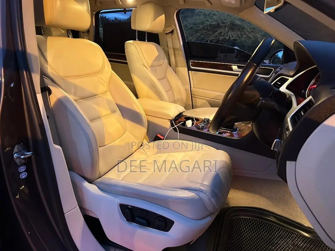 Volkswagen Touareg 2014 Brown