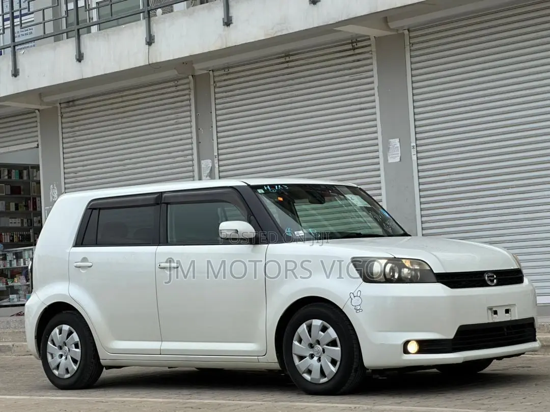 Toyota Corolla Rumion 2011 White