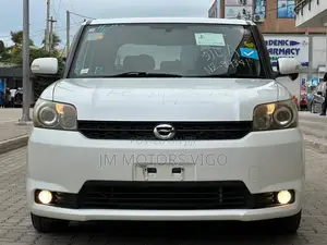 Toyota Corolla Rumion 2011 White