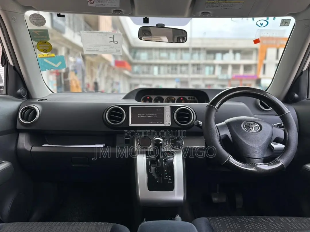 Toyota Corolla Rumion 2011 White