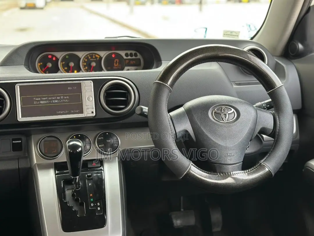 Toyota Corolla Rumion 2011 White