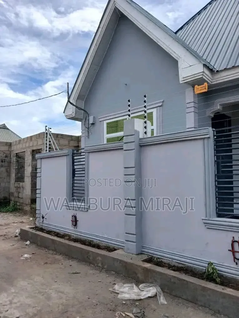 Furnished 3bdrm Block of Flats in Nyumba Ya Kuuzwa, Chamazi for sale
