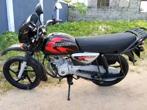 Bajaj Boxer X125 2025 Black
