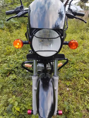 New Bajaj Boxer 125 2025 Black