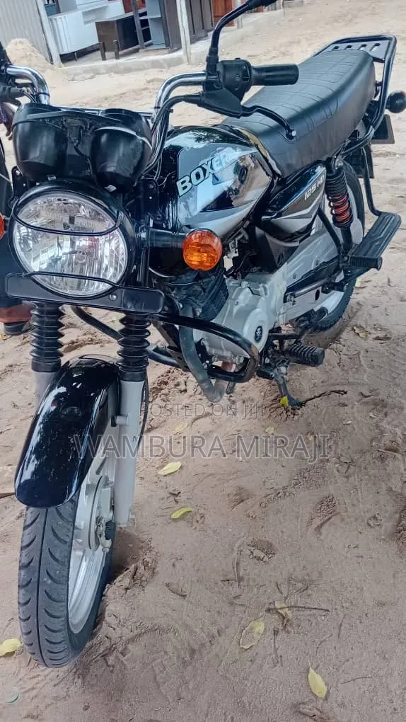 Bajaj Boxer 125 2026 Black