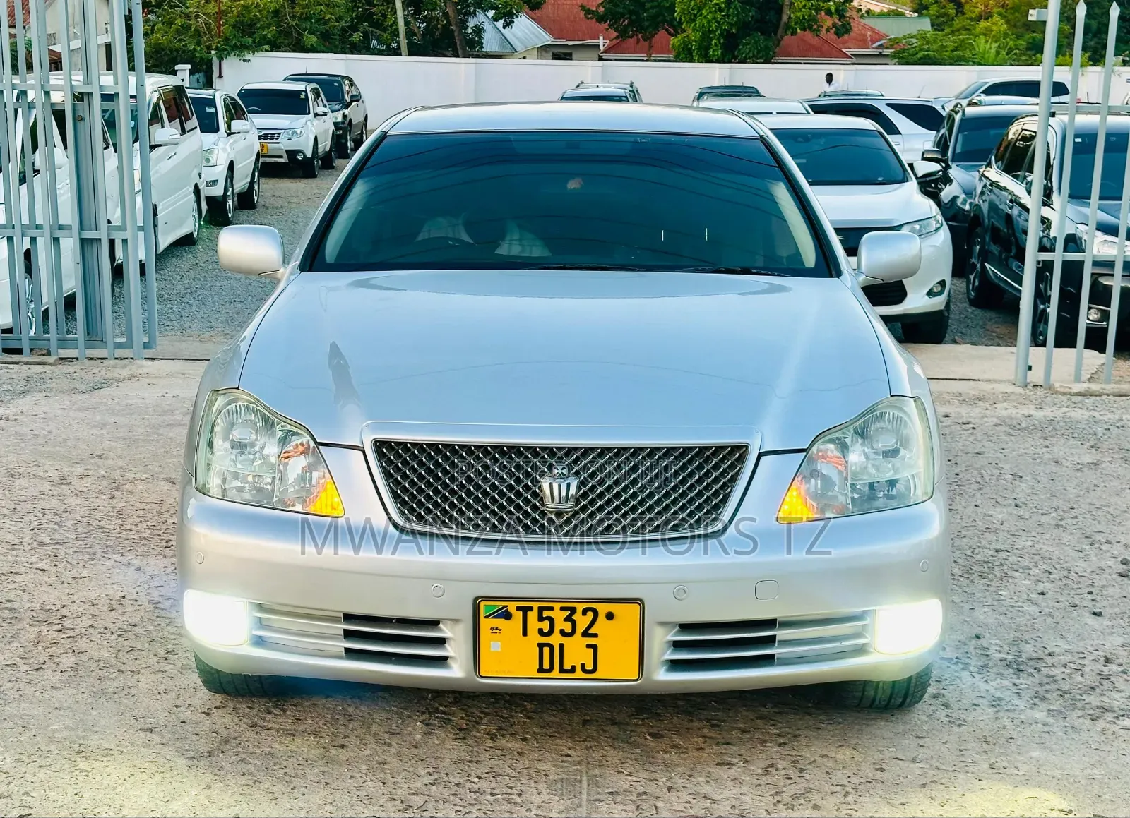 Toyota Crown 2004 Silver