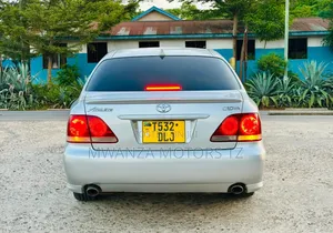 Toyota Crown 2004 Silver