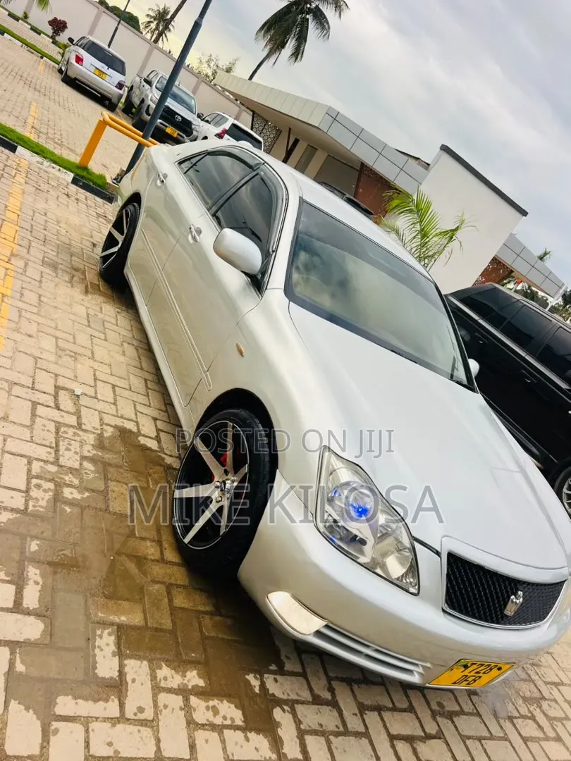 Toyota Crown Royale 2005 Silver