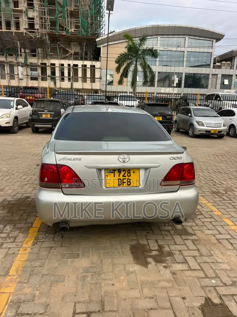 Toyota Crown Royale 2005 Silver