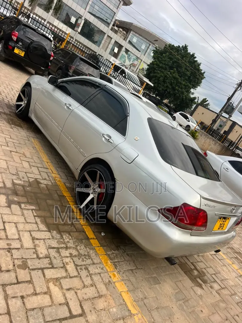 Toyota Crown Royale 2005 Silver
