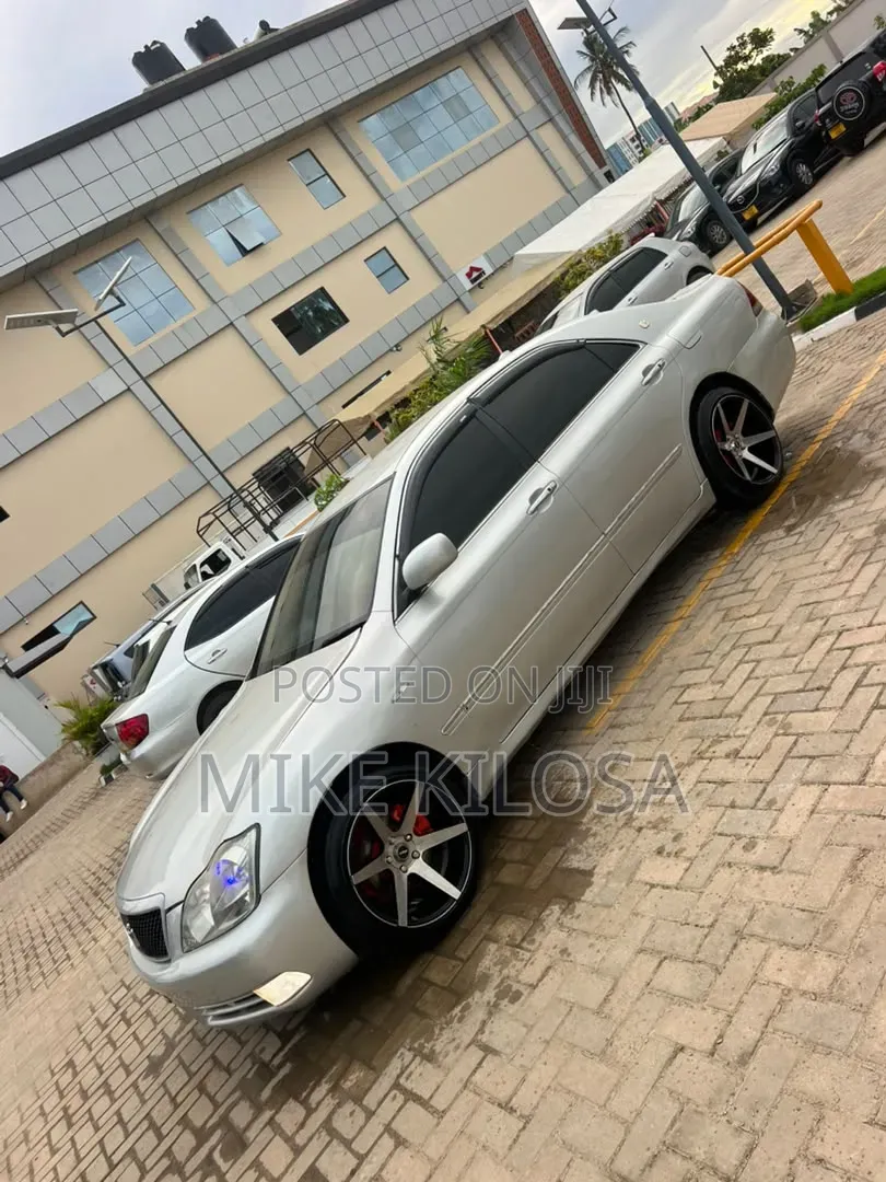 Toyota Crown Royale 2005 Silver