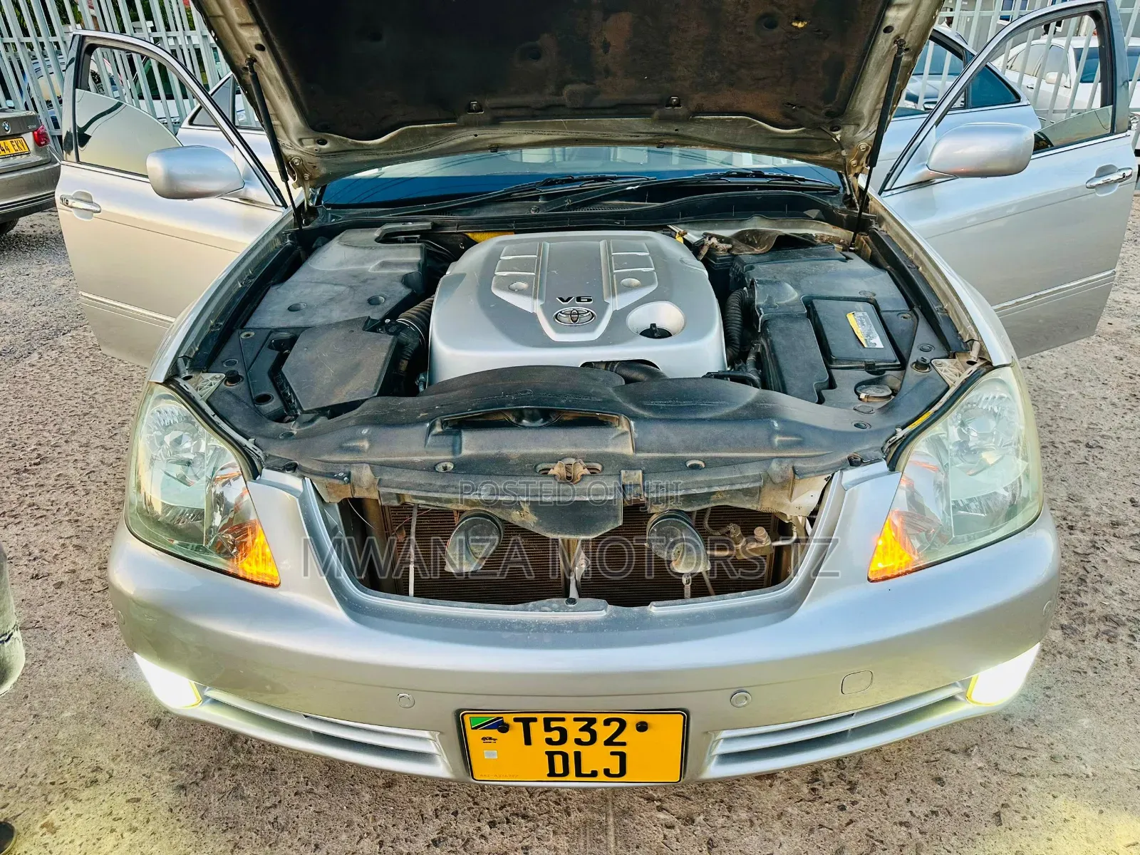 Toyota Crown 2004 Silver