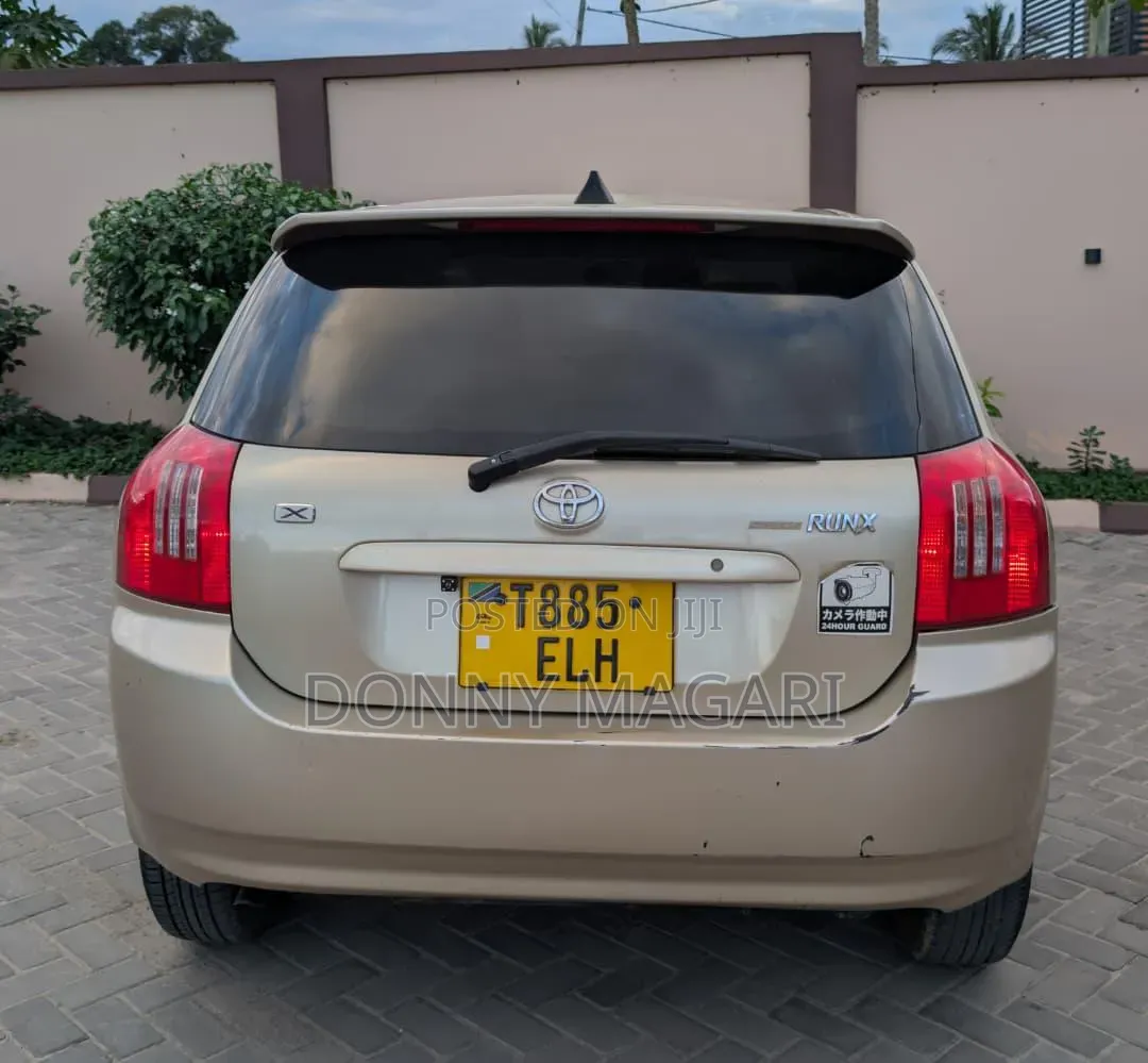 Toyota Corolla RunX 2006 Gold
