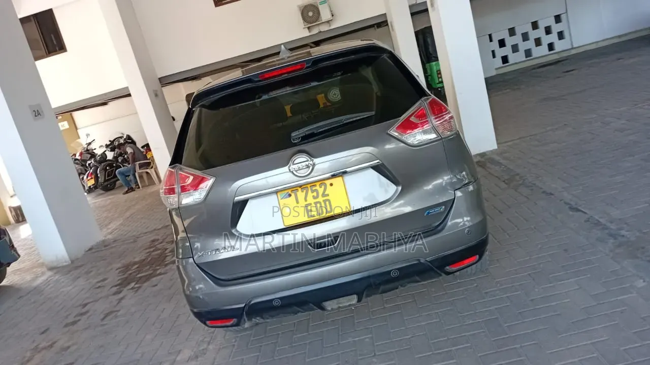 Nissan X-Trail 2.5 Petrol AWD 2015 Gray