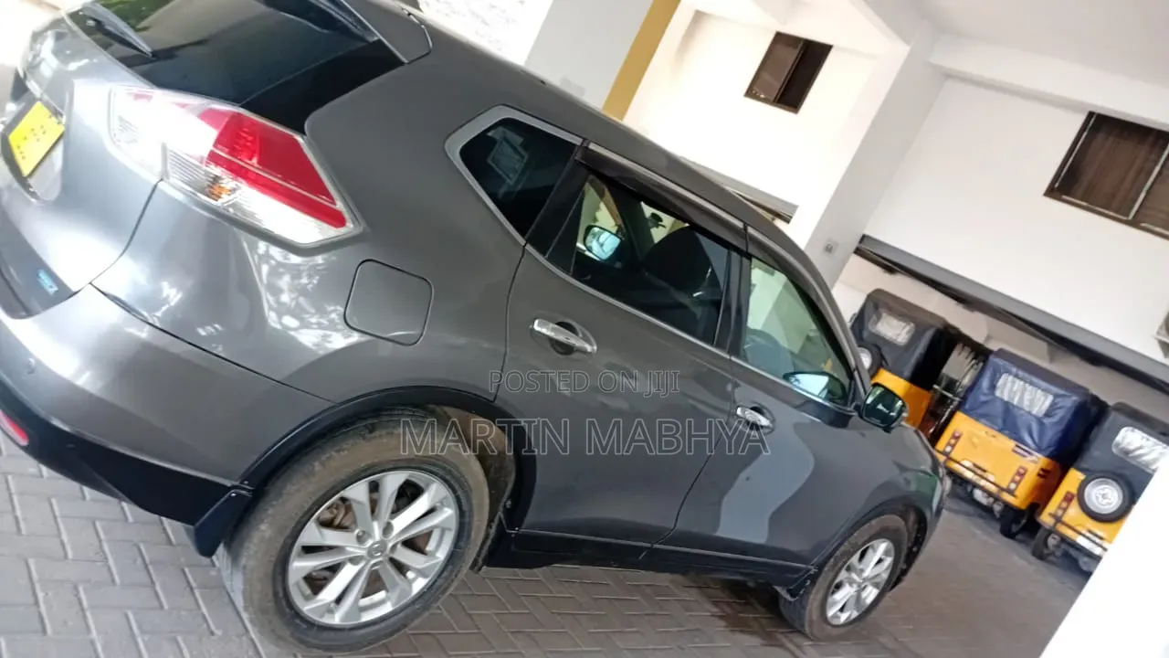 Nissan X-Trail 2.5 Petrol AWD 2015 Gray