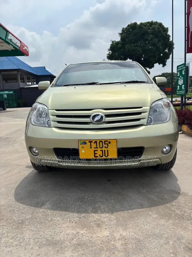Toyota IST 2006 Brown