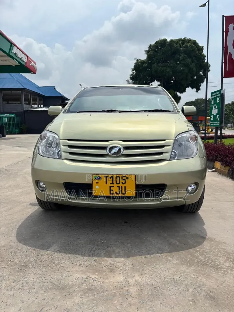 Toyota IST 2006 Brown