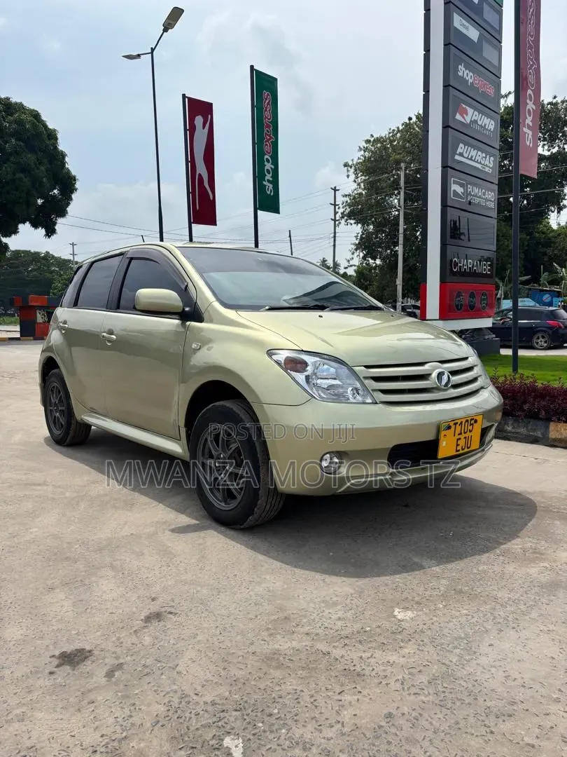 Toyota IST 2006 Brown