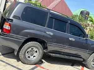 Toyota Land Cruiser 2004 Black