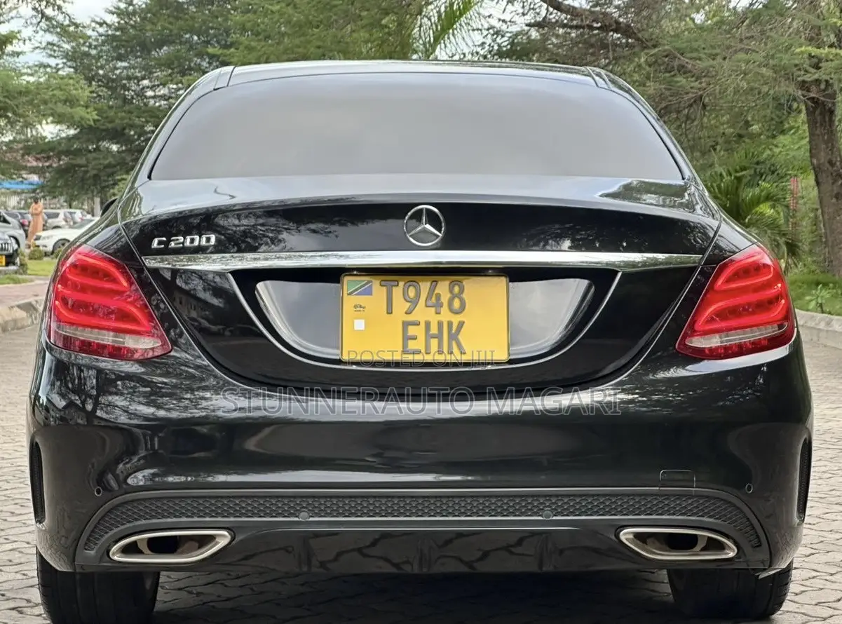 Mercedes-Benz C200 2014 Black