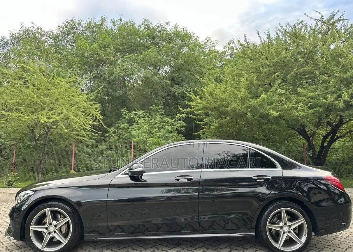Mercedes-Benz C200 2014 Black