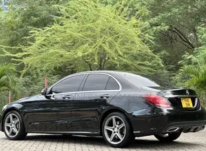 Mercedes-Benz C200 2014 Black