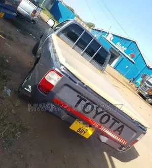Toyota Hilux 2000 Gray