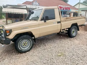 Toyota Land Cruiser 2005 Beige