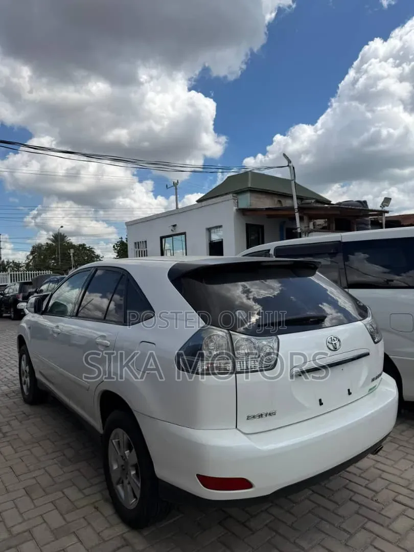 Toyota Harrier 2006 White