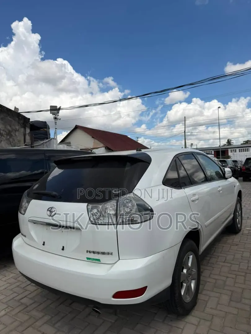 Toyota Harrier 2006 White