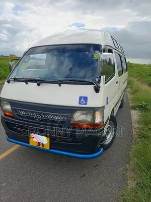 Toyota HiAce 2005 White