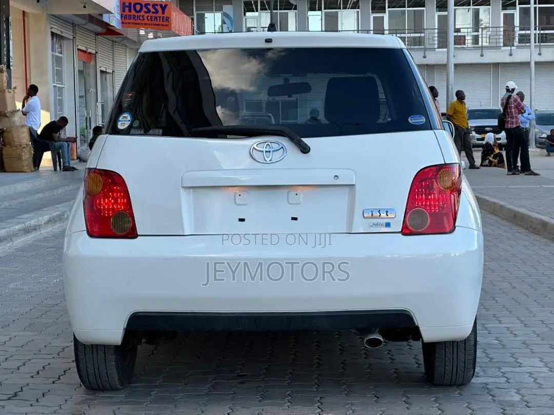 Toyota IST 2003 White