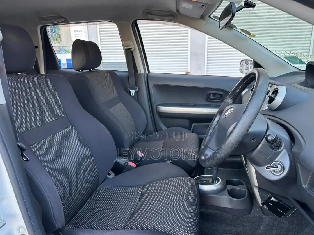 Toyota IST 2003 White