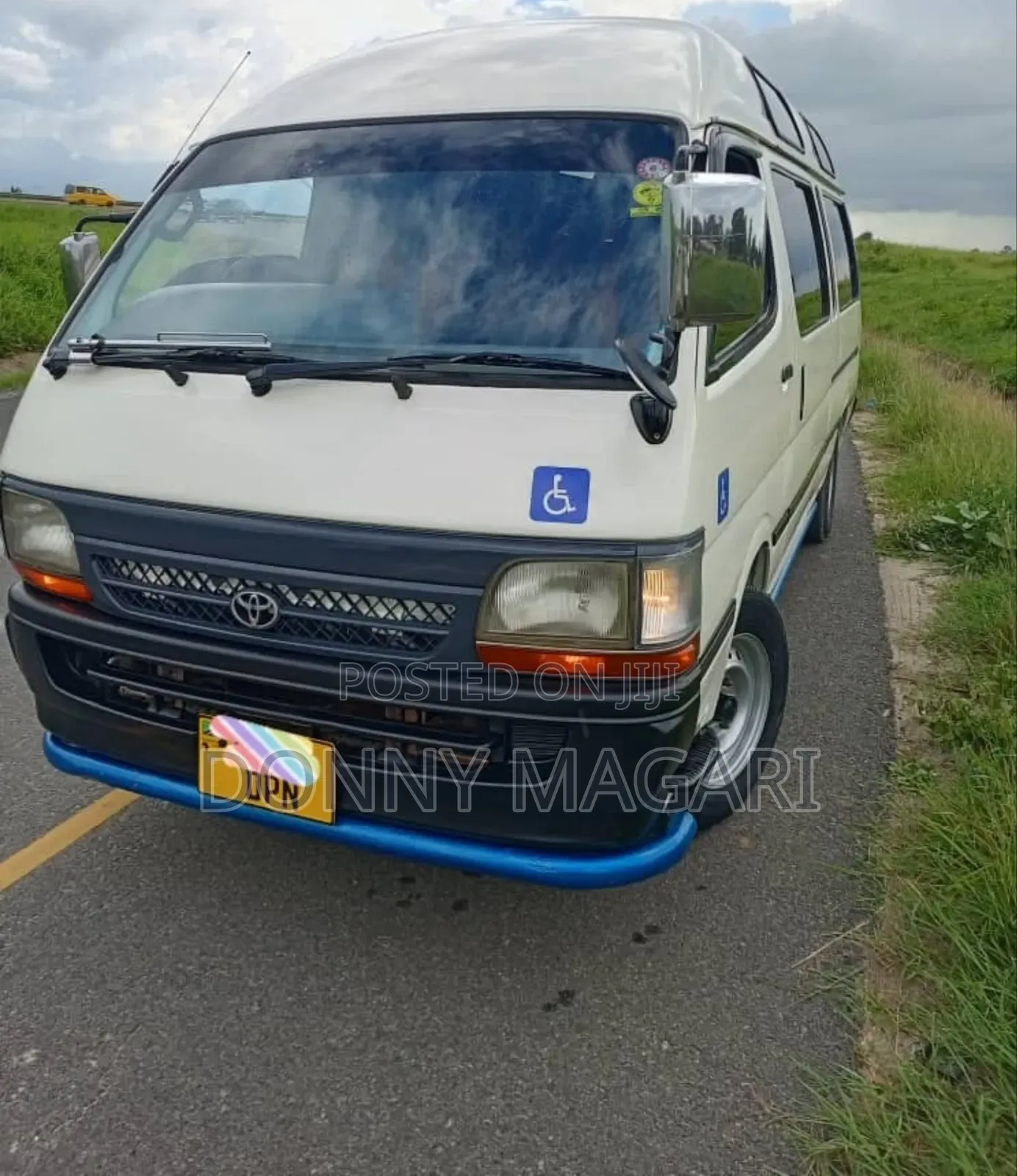 Toyota HiAce 2005 White