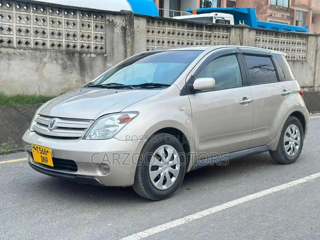 Toyota IST 2004 Beige