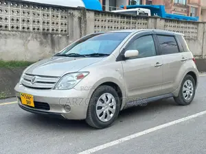 Toyota IST 2004 Beige