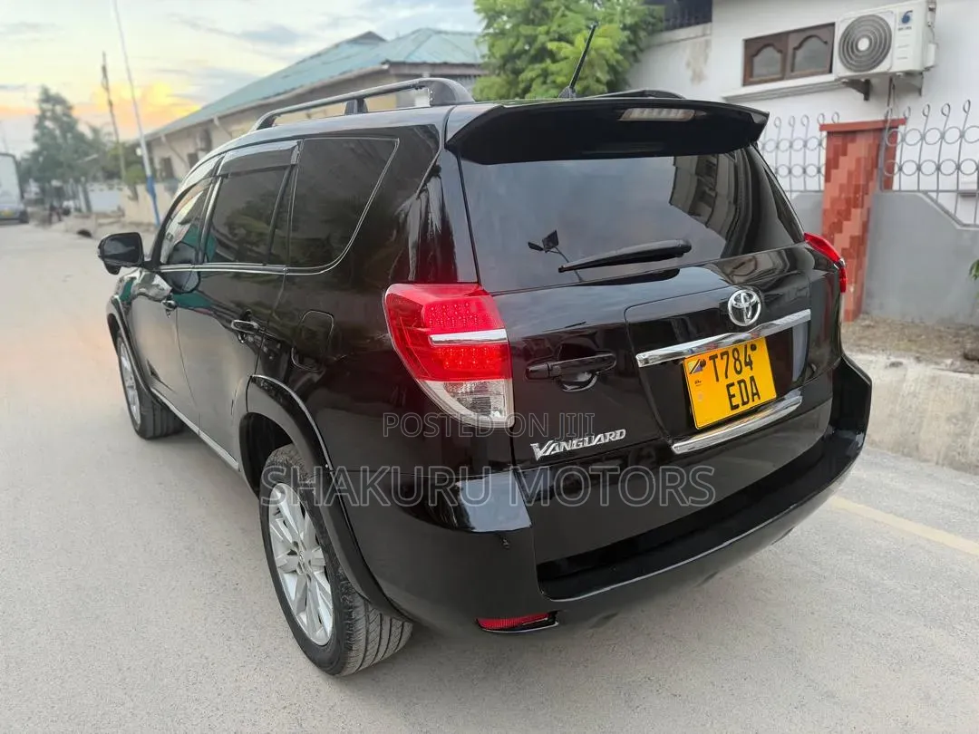 Toyota Vanguard 2011 Black