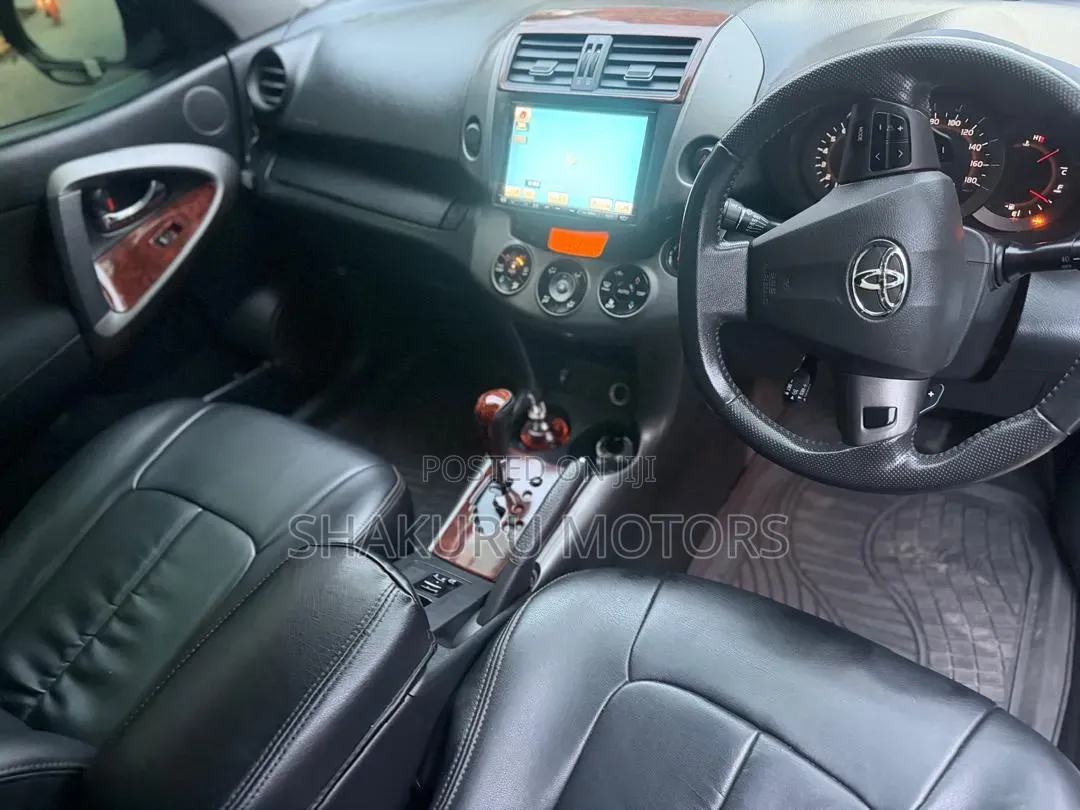Toyota Vanguard 2011 Black