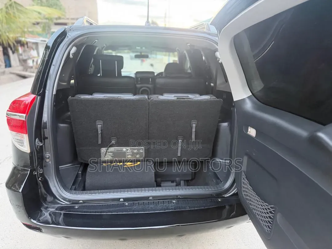 Toyota Vanguard 2011 Black