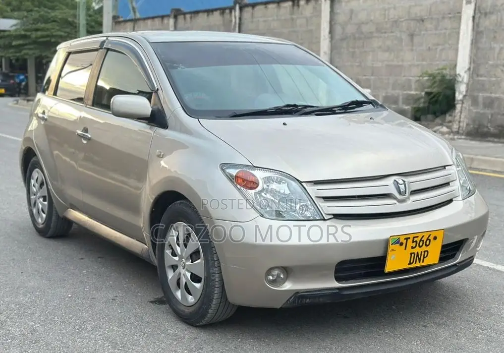 Toyota IST 2004 Beige