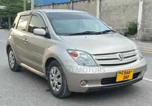 Toyota IST 2004 Beige