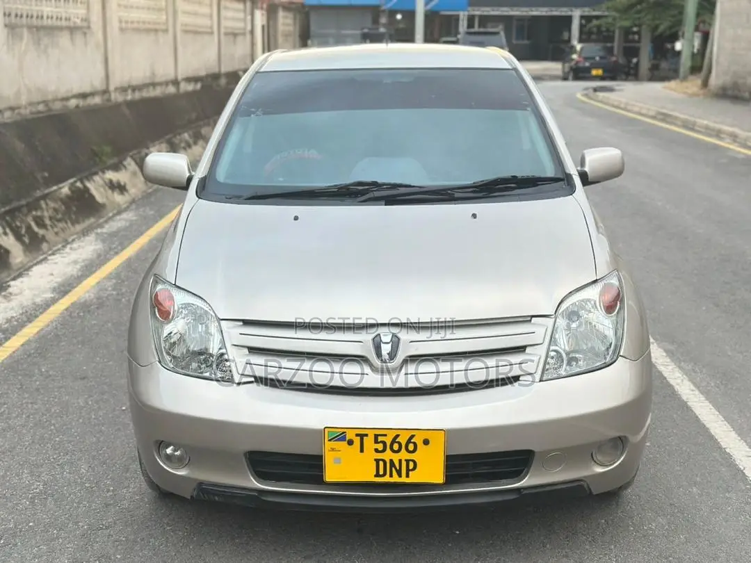 Toyota IST 2004 Beige
