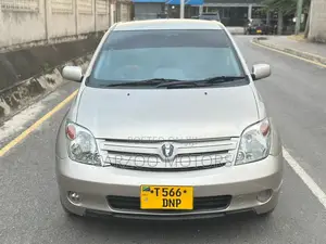 Toyota IST 2004 Beige