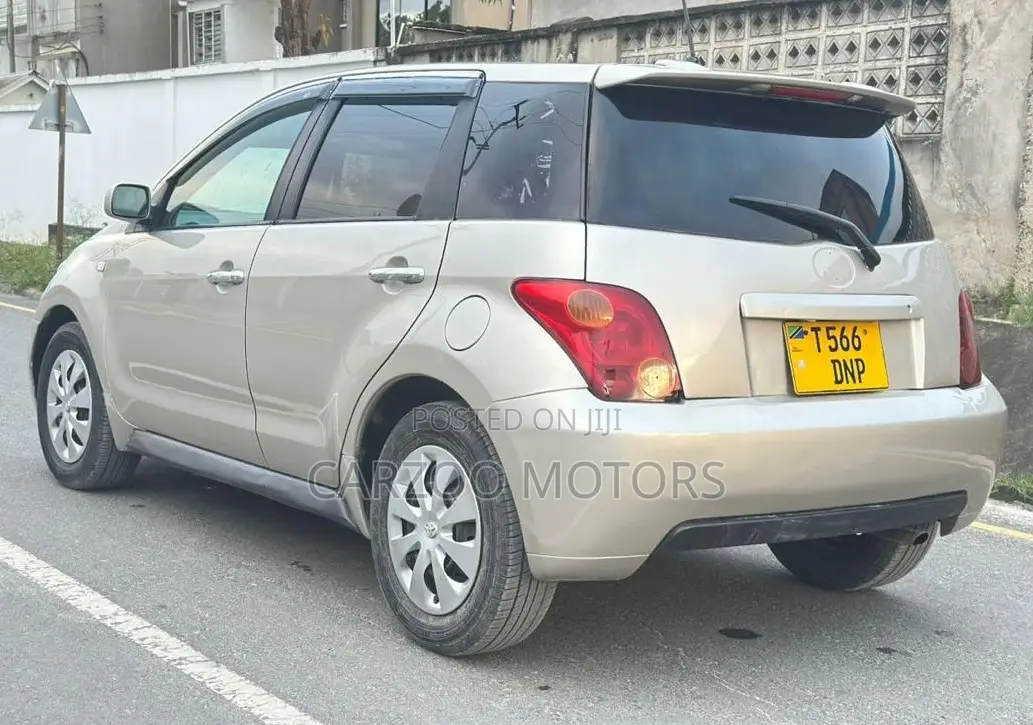 Toyota IST 2004 Beige