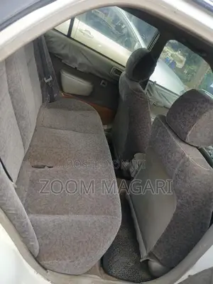 Toyota Corolla 1999 White