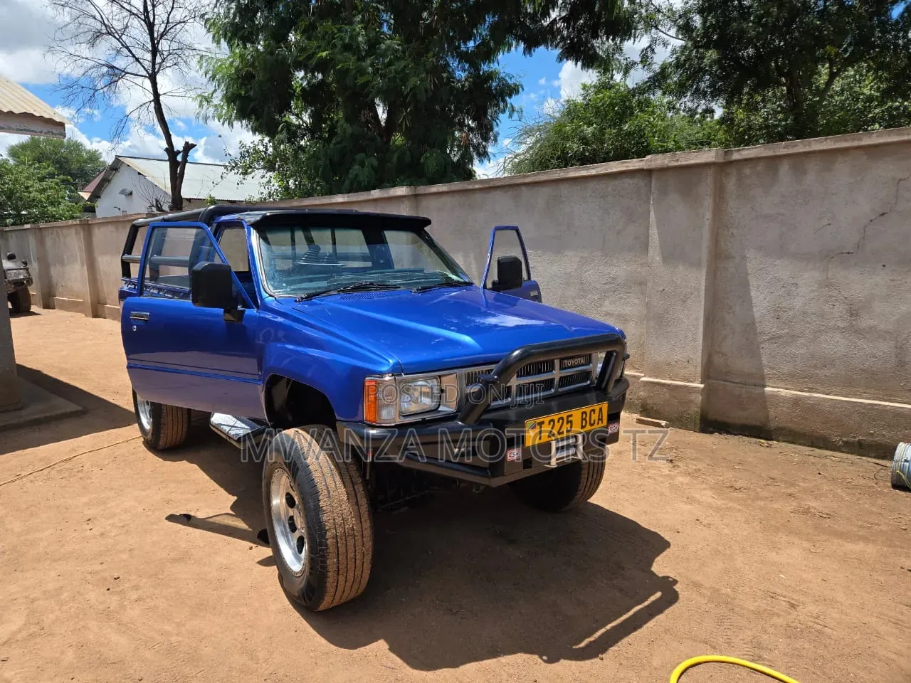 Toyota Hilux 1997 Blue