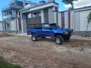 Toyota Hilux 1997 Blue