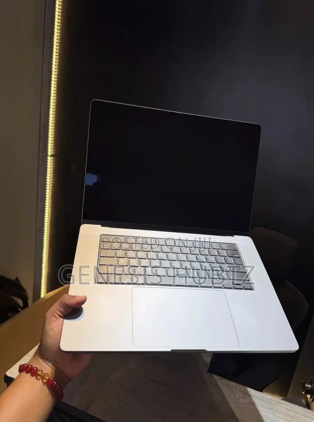 New Laptop Apple MacBook Pro 2021 M1 32GB Apple M1 Pro SSD 1T